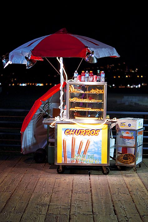 churro stand! Churro Stand, Catering Trailer, Kiosk Design, Market Displays, Food Trailer, Food Stall, Food Cart, Kiosk, Burritos