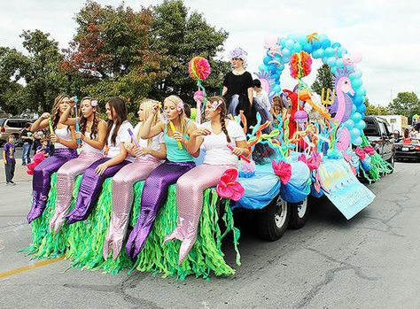 Mermaid Parade Float, Halloween Float Ideas, Under The Sea Hoco, Hoco Float Ideas, Hoco Floats, Under The Sea Gala, Parade Float Theme, Homecoming Float Ideas, Basketball Party Food