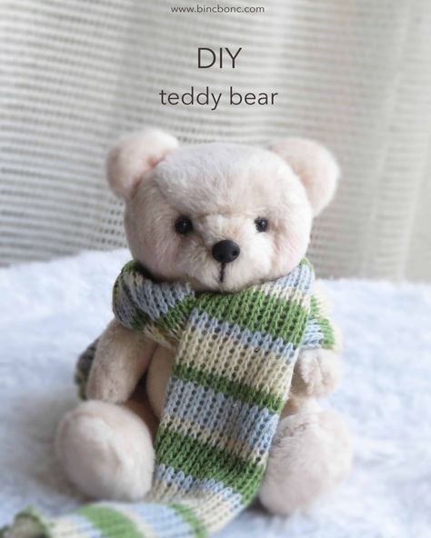 15 Cute Homemade Teddy Bears (Tutorials Included) Homemade Teddy Bears, Teddy Bear Pattern Free Printable, Bear Patterns Free Sewing, Diy Doormat, Teddy Bear Patterns Free, Diy Teddy Bear, Clay Bear, Bear Patterns Free, Small Teddy Bears