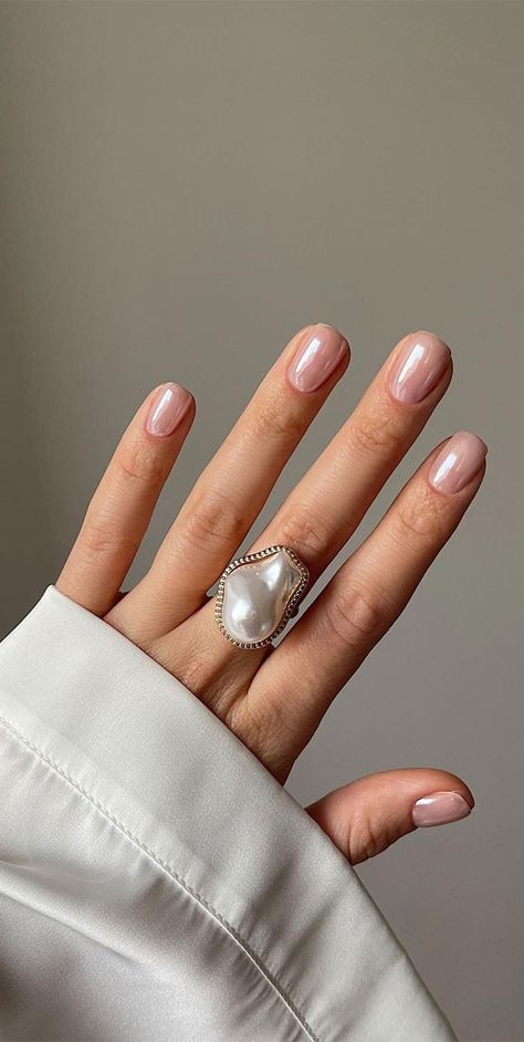 Simple Nail Ideas That're Perfect for January : Aesthetic Clean Girl Nails Short Nails Glazed, Natural Glazed Nails, Glazed Donut Short Nails, Short Glazed Nails, Short Nails Pearl, Clean Girl Nails Short, Short Pearl Nails, Classy Bridesmaid Nails, Chic Nail Ideas