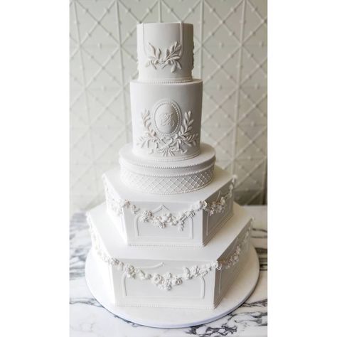 Architectural Wedding Cake, Pleated Wedding Cake, Sculptural Wedding Cake, Wedgwood Cake, 5 Tier Cake, Wedding Cake Frills, Wedding Cake Baroque, Luxury Wedding Cake Big White, Huge Wedding