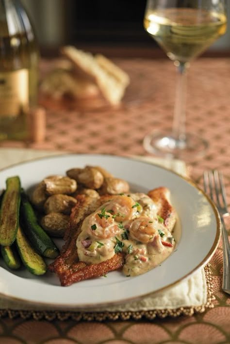 Catfish Bienville Recipe - Two of my favorites! Catfish with a splendid Shrimp sauce poured on top! Cajun Cooking Recipes, Louisiana Cuisine, Creole Food, Catfish Recipes, Feed Bag, Shrimp Sauce, Cajun Creole Recipes, Cajun Food, Cajun Cooking