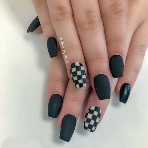 black matte nails with checkered accent Matte Black Checkered Nails, Matte Checkered Nails, Black Nail Designs Checkered, Cute Short Checkered Nails, Black And White Checkered Nail Designs, Black And White Checked Nails, Checkered Desserts, Checker Flag Nails, Black Nails With Checkered Accent Nail