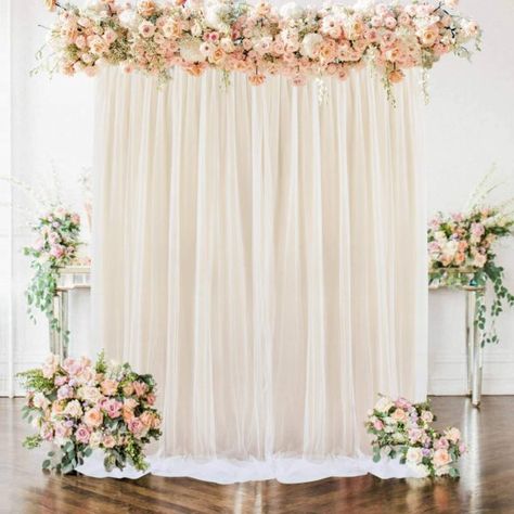 White Tulle Backdrop, Bridal Shower Photography, Tulle Backdrop, Backdrop Curtains, Bridal Shower Backdrop, Photo Booth Background, Photo Backdrop Wedding, Curtain Backdrops, Baby Shower Backdrop