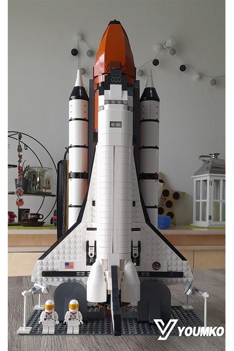 Lego Space Shuttle, Space Themed Bedroom, Lego Spaceship, Lego Lovers, House Smell Good, Lego Creative, Aesthetic Space, Lego Space, Model Building Kits