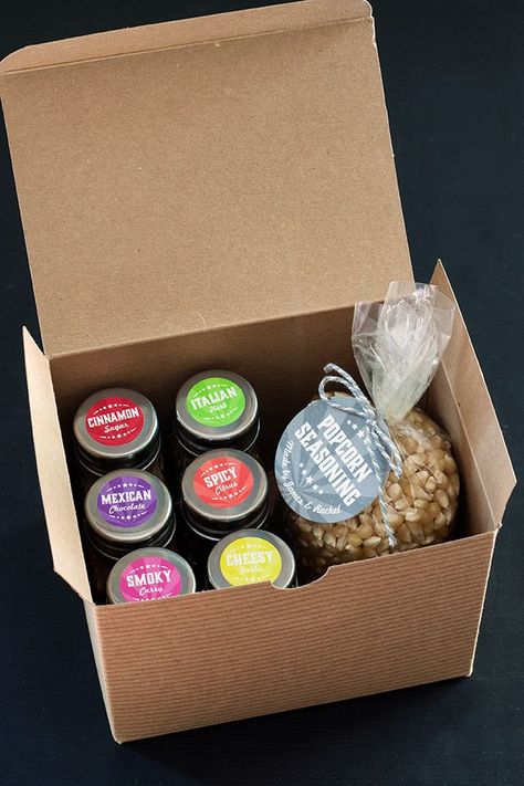 RECIPE: Popcorn Seasoning Kit | Adventures In Making | Bloglovin’ Popcorn Flavoring, Homemade Popcorn Seasoning, Popcorn Seasoning Recipes, Jar Mixes, Gift Snack, Packaging Gifts, Crazy Crafts, Dry Mixes, Fonio