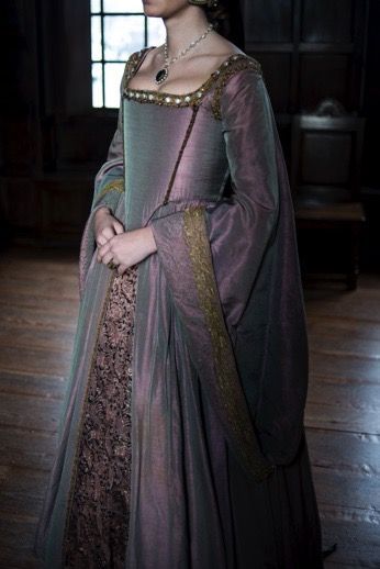 Richard Jenkins Photography, Tudor Gown, Gaun Abad Pertengahan, Tudor Dress, Richard Jenkins, Tudor Fashion, Tudor Costumes, Old Dresses, Fantasy Gowns