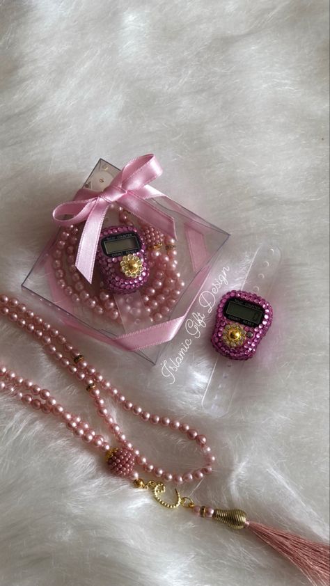 Tasbeeh Aesthetic, Tasbeeh In Hand, Tasbeeh Counter, Tasbih Digital Aesthetic, Tasbih Aesthetic, Diy Tasbih, Cd Crafts Diy, Tally Counter Tasbih, Al Qur'an Aesthetic