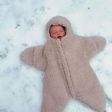 miniolie on Instagram: "Starfish baby⭐️Thanks📷: IG @zenniesolich 🔎 Search KEYWORDS: Starfish 🛒 Tap the bio link to shop ✨ #miniolie #minioliebabies #ootd #winter #winter2022 #wintervibes #winteroutfit #babyboy #ootdshare #ootdstyle" Baby Starfish, Ootd Winter, Creative Kids, Baby Items, Top 100, Starfish, Winter Outfits, Baby Clothes, Tap