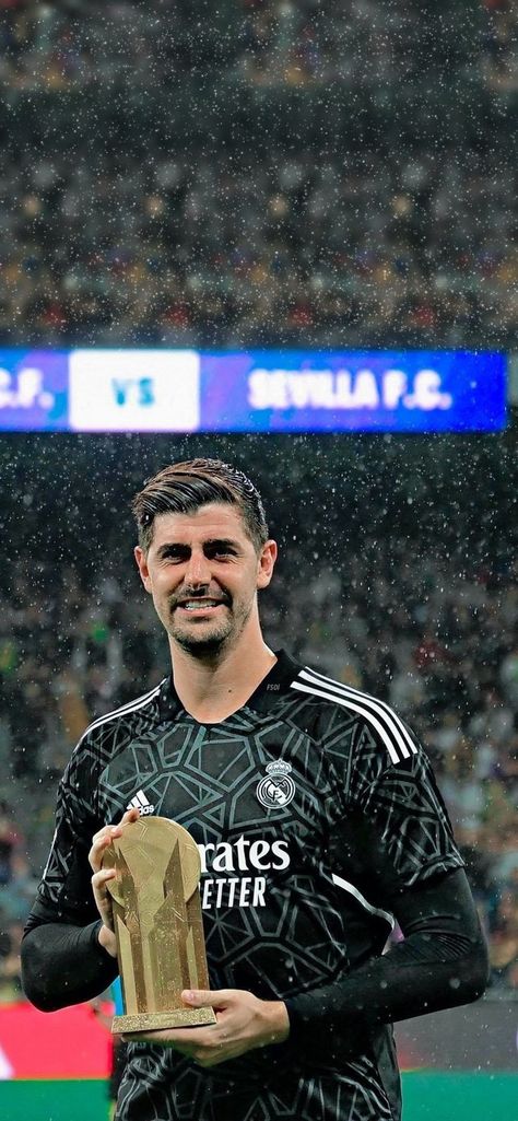 Courtois 🧤💫 Courtois Real Madrid, Real Madrid Team, Thibaut Courtois, Football Photos, Dodge Viper, Football Pictures, Man Crush, Cristiano Ronaldo, Neymar