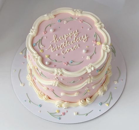 Bolo Vintage, Vintage Birthday Cakes, Pastel Birthday, Girly Cakes, Pink Birthday Cakes, Simple Cake Designs, Mini Cakes Birthday, Pretty Dessert, Creative Birthday Cakes