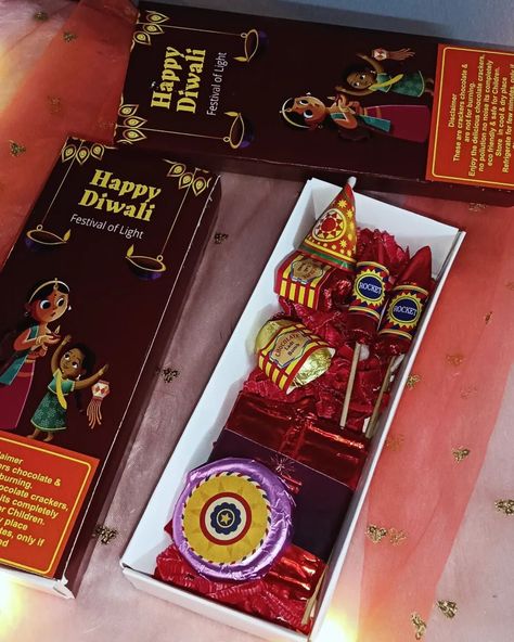 Diwali chocolate crackers 🪔🎇🍫 This chocolate crackers box is best for 🎁 gifting in this diwali to your near and dear ones .❤️🎁 This pataka chocolate box Contains👇 Two rocket chocolate 🚀 One anar chocolate 🎆 One Ladi chocolate One charkhari chocolate Two bomb chocolate 💣 Customization available For order DM or 📞 9599571614 Delivery 🚚 in delhi and delhi ncr Pre booking available (Pataka chocolate box,diwali crackers, diwali gifting, diwali, homebaker, diwali, chocolate,homemade choco... Crackers Diwali, Diwali Crackers, Booking Available, Chocolate Homemade, Festival Lights, Homemade Chocolate, Happy Diwali, Delicious Chocolate, Chocolate Box