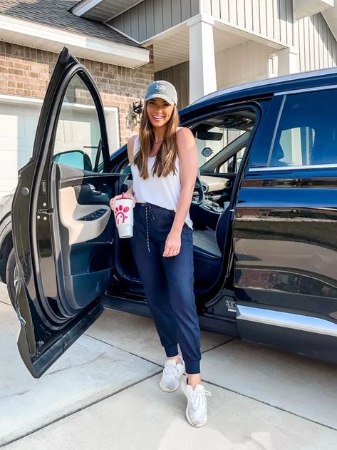 Road Trip Outfit Summer Casual Comfy, Outfits For Road Trips, Summer Road Trip Outfit, Road Trip Outfit Summer, Trip Outfit Summer, Tropical Outfits, Womens Joggers, 2021 Outfits, Road Trip Outfit