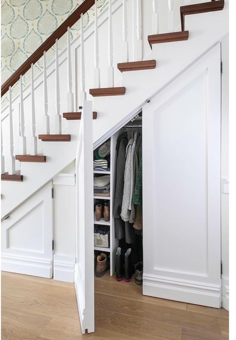 Stairs Remodeling, Stairs Decor Ideas, Stairway Storage, Stairs Storage Ideas, Room Under Stairs, Space Under Stairs, Closet Under Stairs, تحت الدرج, Stairs Decor