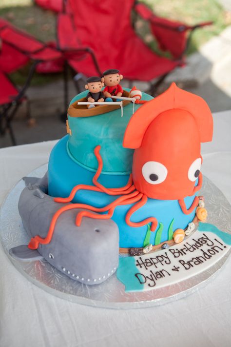 Giant Squid Birthday Cake, Squid Birthday Cake, Squid Cake, Whale Birthday Cake, Whale Cake, Colossal Squid, Whale Cakes, Underwater Birthday, Shopkins Cake