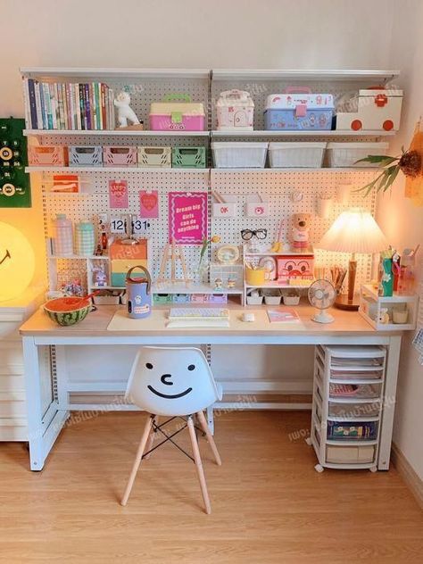 How To Organize Study Table, Craft Set Up, Organizing A Craft Room, Book And Bed, Dream Art Room, Crafting Corner, Study Desk Decor, Art Studio Room, Chess Club