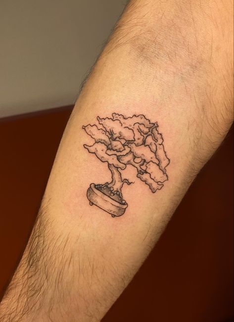 Tattoo Minimal Women, Bonsai Tree Tattoo Simple, Small Bonsai Tree Tattoo, Line Work Small Tattoo, Tree Tattoos Simple, Bonzi Trees Tattoo, Bonsai Tattoo Minimalist, Japanese Simple Tattoo, Japanese Bonsai Tree Tattoo