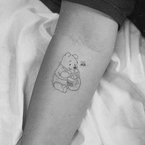 Wine The Pooh Tattoo, Fine Line Pooh Bear Tattoo, Cute Cartoon Tattoo Ideas, Winnie The Pooh Butterfly Tattoo, Winnie The Pooh With Balloon Tattoo, Winny The Pooh Tattoos, Cute Winnie The Pooh Tattoos, Winnie The Pooh Outline Tattoo, Whinney Pooh Tattoo