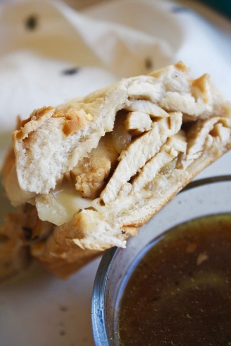 Chicken French Dip Sandwiches Chicken French Dip, French Dip Recipes, Chicken French, French Dip Sandwiches, Dipping Sauces For Chicken, Dip Sandwiches, Sandwich Sauces, French Dip Sandwich, French Dip