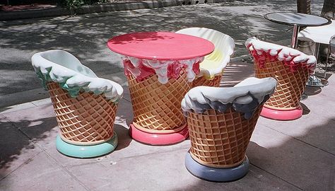 Plastic Ice Cream Cone Table And Chairs | Flickr - Photo Sharing! Popsicles Packaging, Ice Cream Chairs, Funny Furniture, Diy Lemonade Stand, Cream Furniture, Ice Cream Business, Gelato Shop, Coffee Carts, Pastel Room