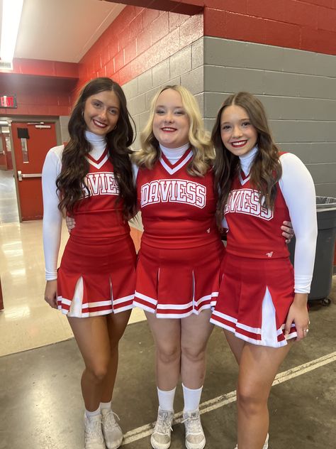 Cheerleading Poses, Cheerleading Bags, Hogwarts Outfits, Cute Cheer Pictures, Cheryl Blossom Riverdale, Cute Cheerleaders, Cheerleader Costume, Cheerleading Uniforms, Cheer Uniform