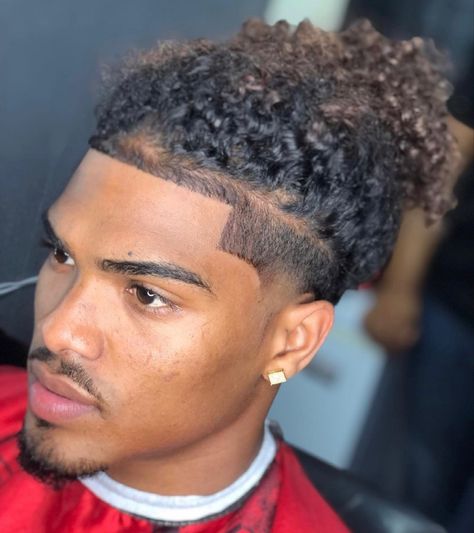 Taper Fade Long Curly Hair, Man Bun Curly Hair, Curly Haircuts For Men, Curly Hair Bun Styles, Taper Fade Long Hair, Long Hair Fade, Waves Hairstyle Men, Fade Haircut Curly Hair, Long Curly Hair Men