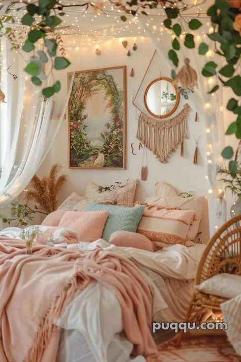 Minimal Bedroom Decor, Boho Bedroom Design, Minimal Bedroom, Sage Green Bedroom, Spring Bedroom, Bedroom Bliss, Bedroom Decor Inspiration, Small Bed, Bohemian Bedroom Decor