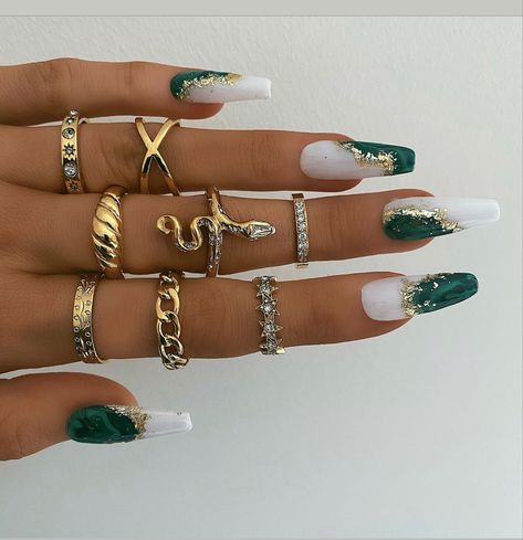 Elegant Emerald Green Nails, Emerald Green And Gold Nails, White Nails With Gold, Emerald Nails, Gold Acrylic Nails, Unghie Sfumate, Green Acrylic Nails, Teal Nails, Dark Green Nails