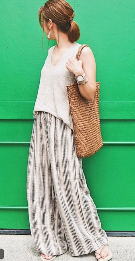 Japanese Fashion Minimalist Chic, Japanese Fashion Minimalist, Bali Design, Relaxed Outfit, Casual Day Outfits, Japanese Fashion, Comfortable Outfits, Fashion Sense, Daily Outfits