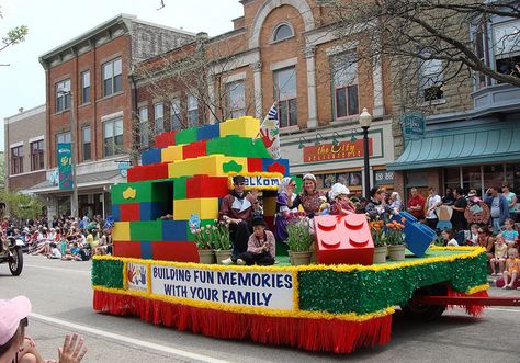 Lego Float | Colorful Lego Float in the Children's Parade. | Terry Zweering | Flickr                                                                                                                                                                                 More Kids Parade Floats, Holiday Parade Floats, Parade Float Diy, Parade Float Theme, Halloween Parade Float, Painted Cardboard, Homecoming Floats, Christmas Parade Floats, Marketing Website Design