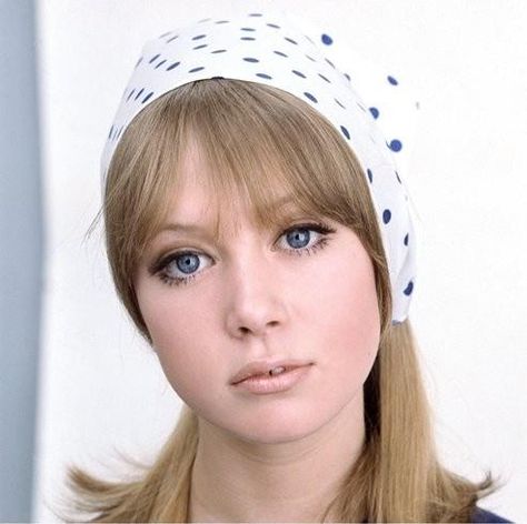 The beautiful Pattie Boyd Pattie Boyd 60s, Patty Boyd, George Harrison Pattie Boyd, Patti Boyd, Louise Ebel, Beatles Girl, 60s Makeup, 60s Girl, Pattie Boyd