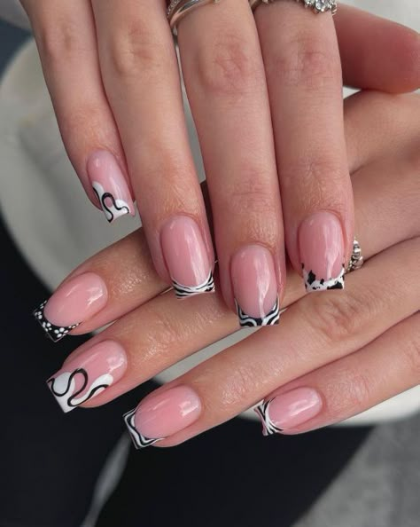 Ongles Gel French, Zebra Nails, Wow Nails, Nagel Tips, Short Square Nails, French Tip Acrylic Nails, Short Square Acrylic Nails, White Nail, Short Acrylic Nails Designs