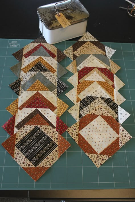 4.5" center square; 1.5" side strips; 2.5" corner squares Quilts For Men, Kim Diehl Quilts, Colchas Quilting, Pretty Quilts, Art Fil, Primitive Quilts, Pieced Quilts, Quilt Square, Signature Quilts