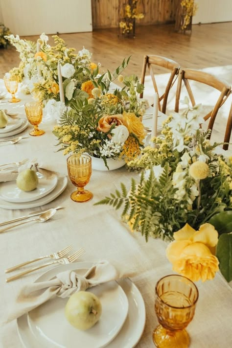 Green And Yellow Themed Wedding, Sun Theme Wedding, Baby Yellow Wedding Theme, Light Yellow Wedding Theme, Yellow Dinner Party, Yellow Engagement Party, Flower Farmers Market, Mustard Wedding Theme, Wedding Table Decorations Round Tables