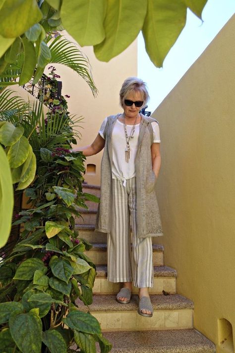 A Well Styled Life, Boho Looks, Chic Over 50, Over 60 Fashion, Casually Elegant, Boho Fashion Summer, Mode Boho, Better Style, 60 Fashion