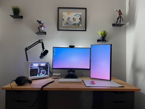 Youtuber Pc Setup, Desk Ideas Dual Monitor, Tiny Pc Setup, Mini Pc Setup, 2 Monitor Setup, Pc Gaming Setup Minimalist, Pc Desk Setup Minimal, Small Streaming Desk, Pc Gaming Setup One Monitor