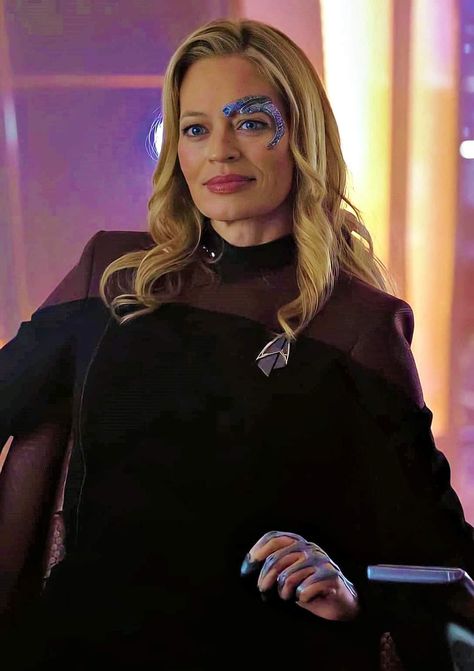 Wanted Comic, Stark Trek, Seven Of Nine, Star Trek Costume, Star Trek Convention, Star Trek Crew, Star Trek Poster, Jeri Ryan, Star Trek Tv