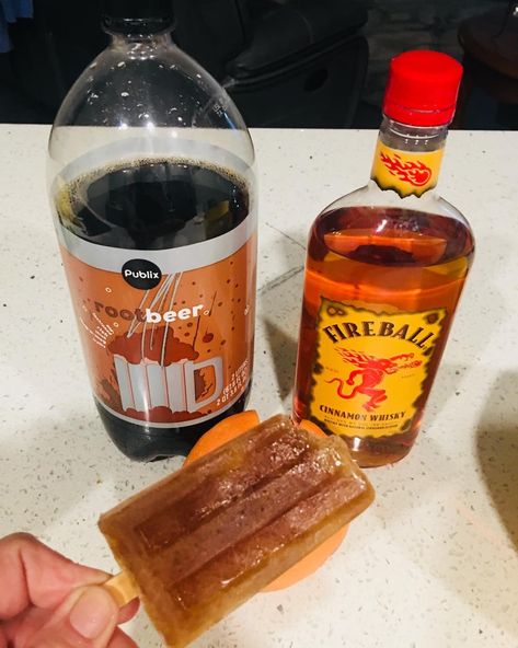 Fireball Popsicles, Fireball Mixed Drinks, Cocktail Popsicles, Root Beer Popsicles, Alcohol Desserts, Fireball Cocktails, Adult Popsicles, Boozy Pops, Fudge Popsicles