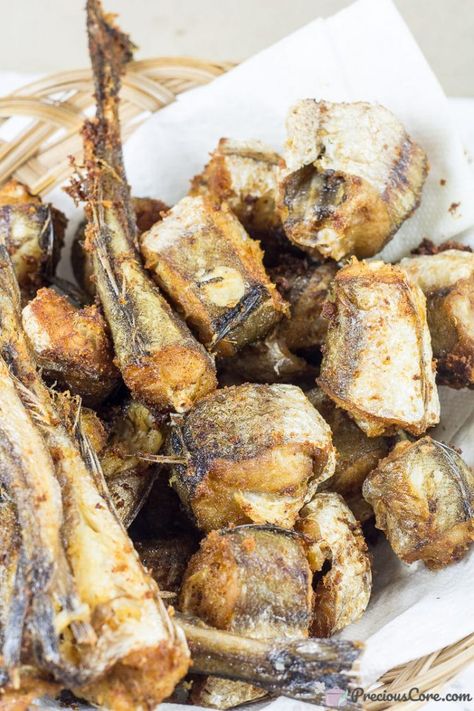 Fried fish for Nigerian peppered fish Fish Fillet Recipe, Nigeria Food, African Recipes Nigerian Food, Fish Varieties, Meat Products, West African Food, Nigerian Recipes, Africa Food, African Cooking