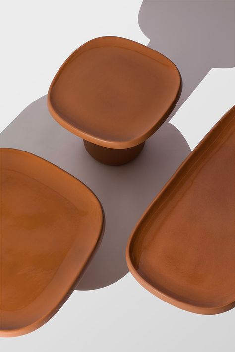 Terracotta Coffee Tables by Simone Bonanni - InteriorZine Terrcotta Furniture, Terracotta Side Table, Terracota Plates, Small Living Room Table, Terracotta Serveware, 60s Home, Terracotta Bowl, Mood Images, Archaeological Finds