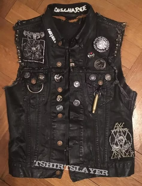 Crust Punk Vest, Crust Vest, Crust Jacket, Crust Pants, Vest Ideas, Battle Jackets, Battle Vest, Punk Fashion Diy, Combat Jacket