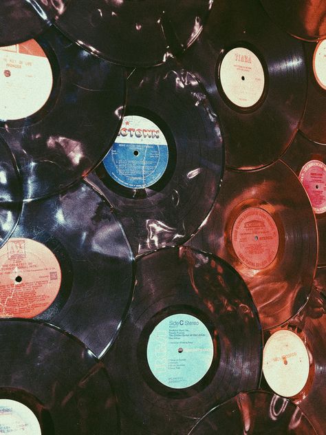 #aesthetic #aesthetictumblr #records #aesthetically #aestheticallypleasing #vintage #throwback #throwbackthursday Aesthetic Records, Records Aesthetic, Throwback Aesthetic, Throwback Thursday, Music Record, Quick Saves