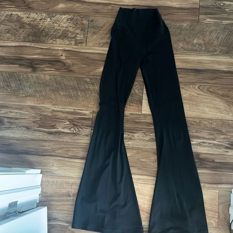 Aerie offline flared leggings Aerie Offline, Flared Leggings, Aerie Pants, Leggings, Outfit Inspo, Plus Fashion, Pants, Closet, Dresses