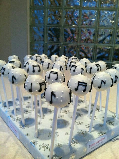 Cake Piano, Musician Birthday, Music Note Cake, Bolo Musical, Music Note Party, Senior Recital, Music Themed Cakes, Music Birthday Party, Music Theme Birthday