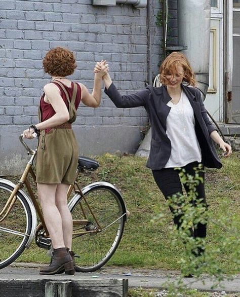 Jessica Chastain, Sophia Lillis. It Chapter 2 It Chapter 2, It Chapter Two, Beverly Marsh, Sophia Lillis, Lgbt Humor, Lgbt Memes, It The Clown Movie, Gay Humor, Lgbt Love