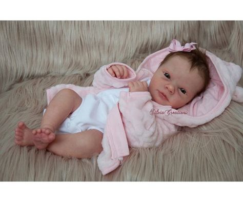 Life Like Baby Dolls, Hospital Blankets, Real Life Baby Dolls, Bountiful Baby, Girl Hair Colors, Reborn Doll Kits, Reborn Baby Girl, Newborn Baby Dolls, Reborn Baby Doll