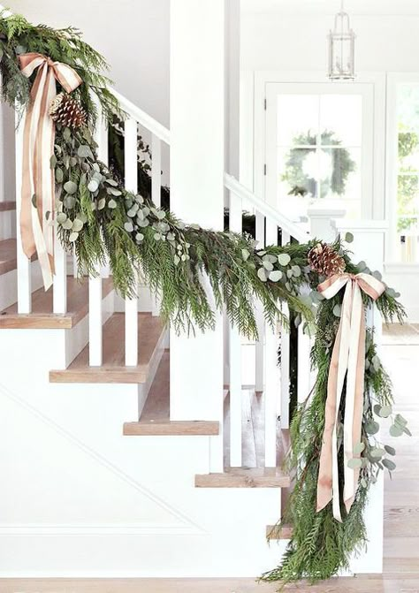 20 Gorgeous Holiday Decor Ideas | Holiday decorations for Christmas 2016 - oversized garland with pinecones + satin bows on the staircase Julkransar Diy, Christmas Stairs, Christmas Staircase, Christmas 2016, Noel Christmas, Merry Little Christmas, Holiday Inspiration, Christmas Love, Christmas Deco