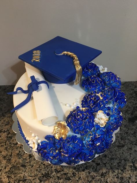 Royal Blue Graduation Cake, Blue And Yellow Graduation Party Ideas, Boys Graduation Party, Grad Cakes, Graduation Cake Designs, Graduation Treats, Graduation Memories, Graduation Party Cake, Boy Graduation