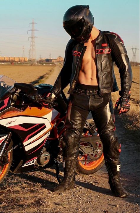 Guys Motorcycle, Biker Aesthetic Male, Motorcycle Suits Men, Biker Guys, Biker Photos, Motorcycle Leathers Suit, Motorcycle Guy, Hot Biker Guys, Bike Leathers