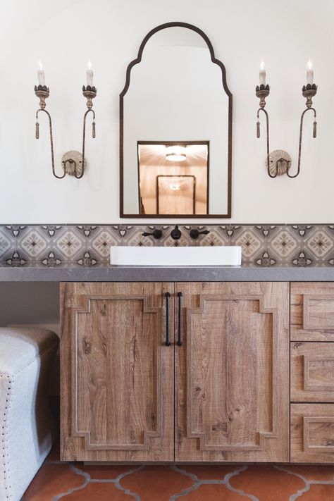 Modern Spanish Bathroom, Spanish Revival Bathroom, Hacienda Bathroom, Southwestern Bathroom, Spanish Style Bathrooms, Modern Spanish Style, Spanish Bathroom, American Clay, Modern Master Bath